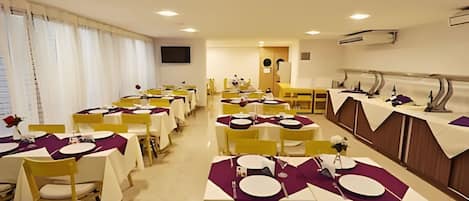 Apartment | Dining