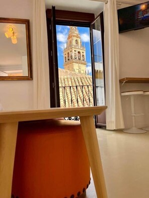 Interior - Estudio 2 by MezquitaSuites (Córdoba)