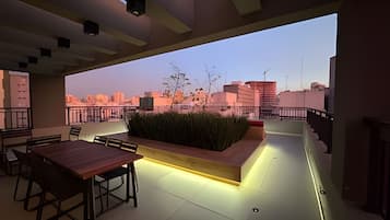 Basic Apartment | Outdoor dining