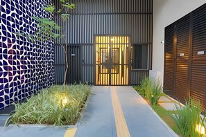 Basic Apartment | Exterior detail