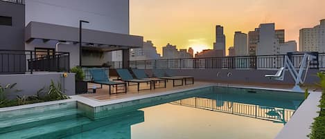 Basic Apartment | Pool