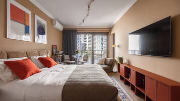Premium Studio Suite, Balcony, Courtyard View