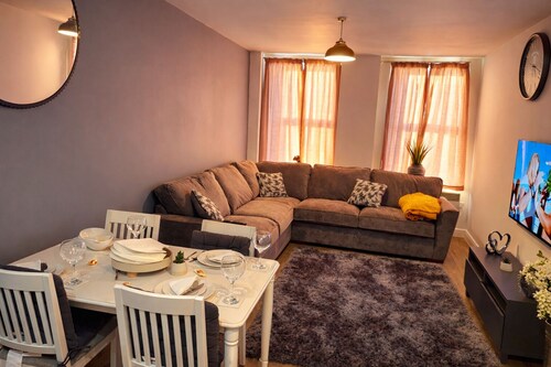 Luxury 2Bedrooms  Apt Free Parking Rugby Railway Station