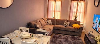 Luxury 2Bedrooms Apt Free Parking Rugby Railway Station