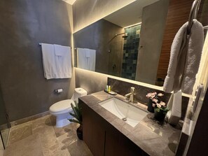 Hair dryer, towels, soap, shampoo - Crystal & Sand (Playa del Carmen)