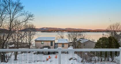 Bird's-Eye Harbor Views: On the Quiet Side - Deck