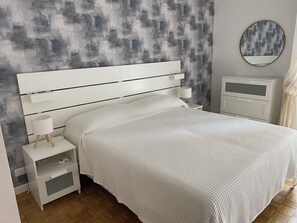 2 bedrooms, iron/ironing board, WiFi, bed sheets - San Remo for you (Sanremo)