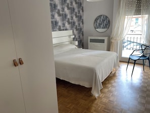 2 bedrooms, iron/ironing board, WiFi, bed sheets - San Remo for you (Sanremo)