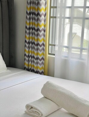 2 bedrooms, iron/ironing board, free WiFi - Greg black apartment - WITH AC/NETFLIX,HOTSHOWER (Mombasa)