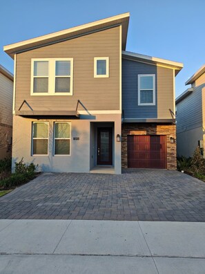 Exterior - Luxury Disney Retreat Heated Pool & Jacuzzi-7895 (Kissimmee)