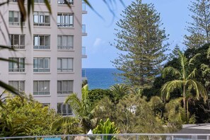 Property grounds - Ocean Street Coastal Stay – Burleigh Heads (Burleigh Heads)