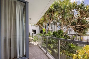 Property grounds - Ocean Street Coastal Stay – Burleigh Heads (Burleigh Heads)