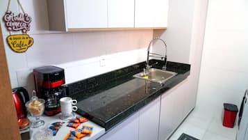 Comfort-Apartment, Blick auf den Innenhof | Eigene Küche