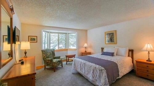 Cozy Condo in Island Park- 20 minutes to West Yellowstone!