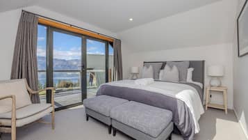 7 bedrooms, iron/ironing board, travel crib, WiFi (free)