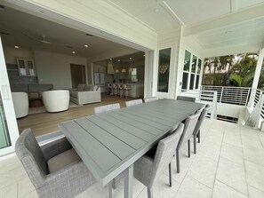 Outdoor dining - Salt House · 6 King Suites · New Build · 2 Masters (Fort Myers Beach)