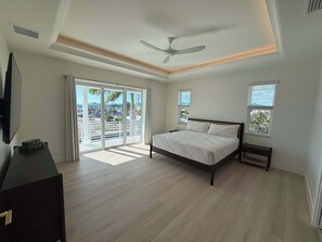 Room - Salt House · 6 King Suites · New Build · 2 Masters (Fort Myers Beach)