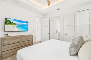 6 bedrooms, desk, iron/ironing board, travel cot - Salt House · 2026 Luxury · 6 King Suites 2 Masters (Fort Myers Beach)