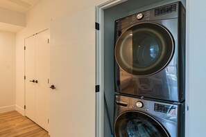 Laundry - Deluxe Stay 5mins to Convention Center (Phoenix)