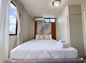 Apartament Comfort, balcó, vistes parcials al mar