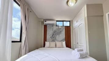 Comfort Apartment, Balcony, Partial Sea View | In-room safe, iron/ironing board, free WiFi