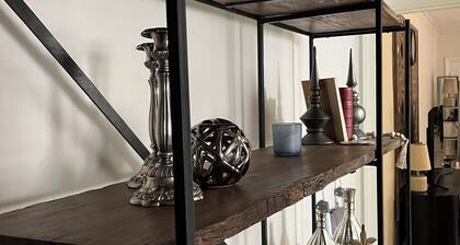 ROBYN’S NEST🪺 🪺
2 bedroom in the heart of beautiful historic Central Gardens.