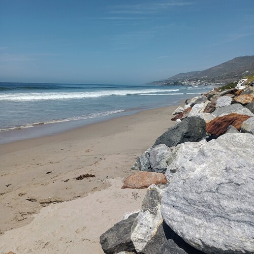 Spacious 6-bedroom Chalet w Pool in pretty Malibu
Up to 12 guests Stay overnight