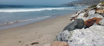 Spacious 6-bedroom Chalet w Pool in pretty Malibu
Up to 12 guests Stay overnight