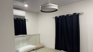 Ảnh chưa phân loại, 5 trong số 12 ảnh, nút