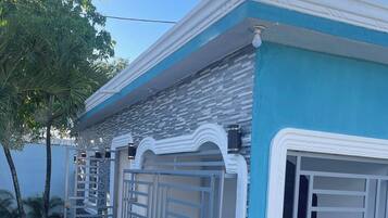 House, 2 Bedrooms, Accessible, Balcony | Property grounds