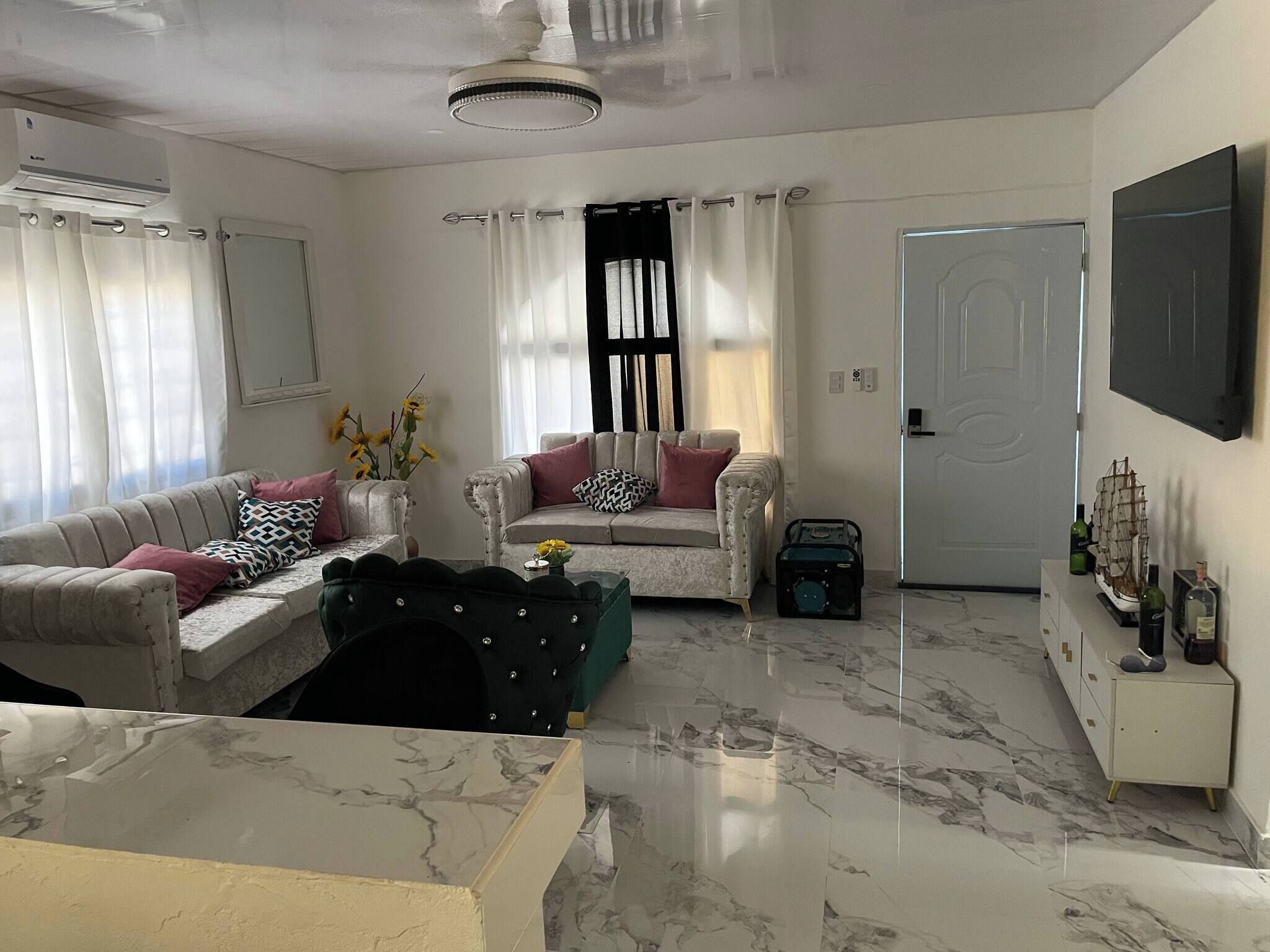 House, 2 Bedrooms, Accessible, Balcony | Living room