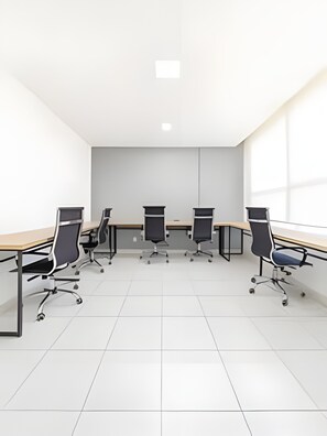 ベーシック アパートメント | ビジネスセンター