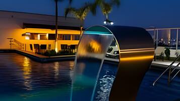 Basic Apartment | Pool