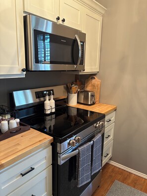 Private kitchen - "WHERE COMFORT MEETS STYLE...." (Denton)
