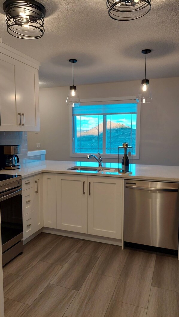 Private kitchen - Carriage Suite Staycation (Cochrane)