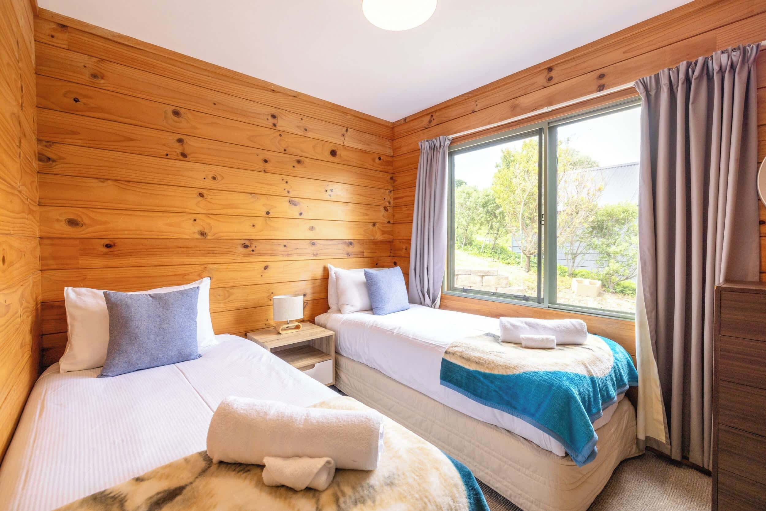 3 chambres, fer et planche à repasser, Wi-Fi, draps fournis