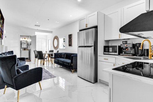 3-bedroom apartment in lovely Tavernier with AC and kitchen