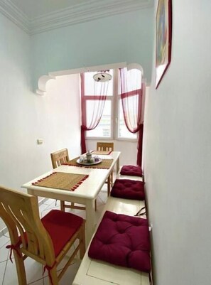 Dining - LE SAFRAN apartment in the center of Agadir, close to the beach. (Agadir)