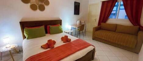 2 bedrooms, iron/ironing board, WiFi, bed sheets