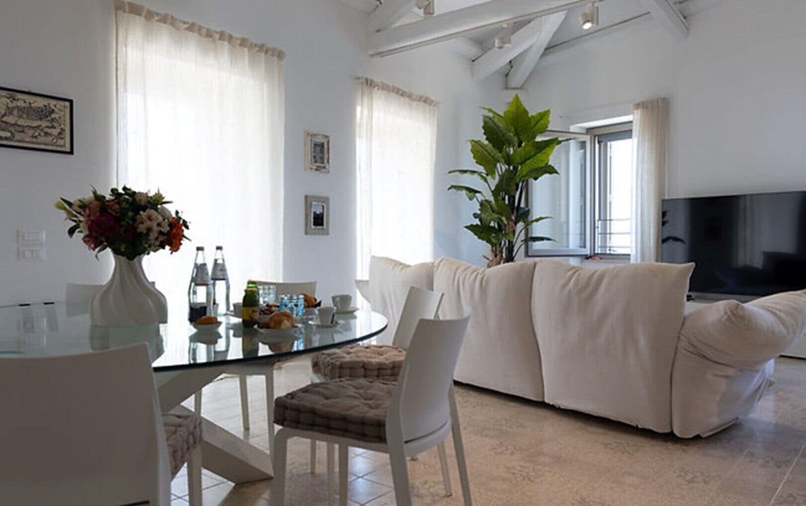 Penthouse with Panoramic Terrace overlooking the Sea | Living area
