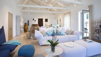 Penthouse with Panoramic Terrace overlooking the Sea | Coin séjour