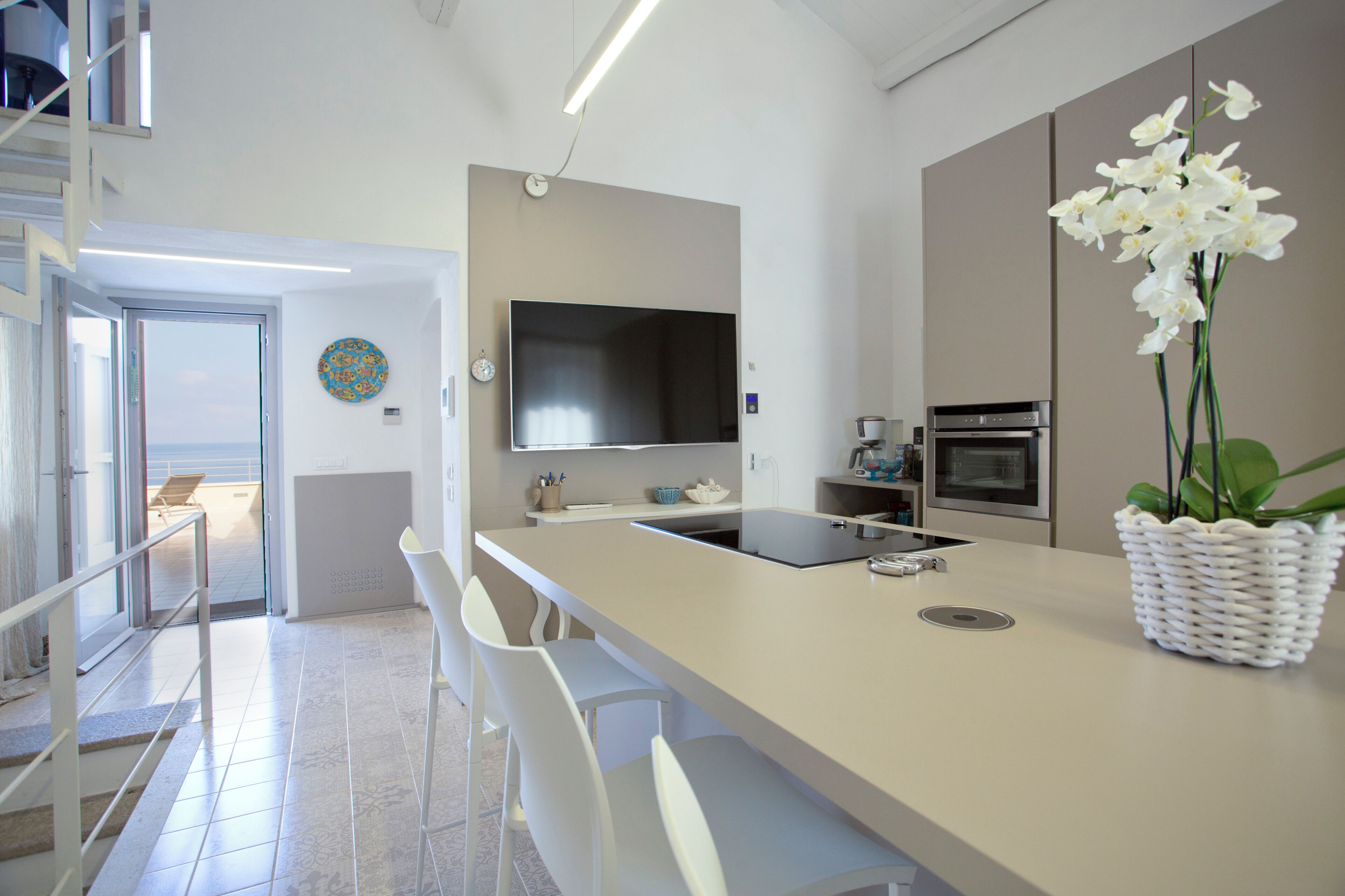 Penthouse with Panoramic Terrace overlooking the Sea | Private kitchen