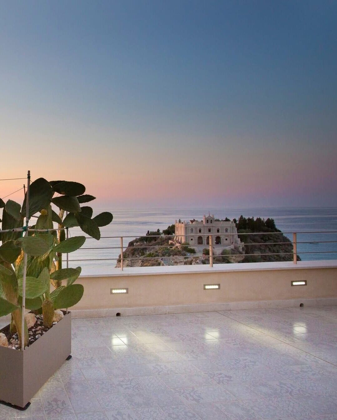 Penthouse con Terrazza Panoramica vista Mare | Terrazza/patio