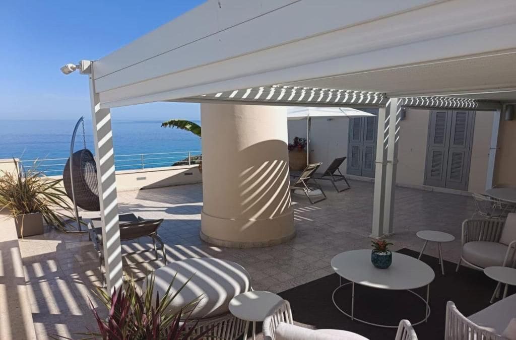 Penthouse with Panoramic Terrace overlooking the Sea | Terrasse/Patio