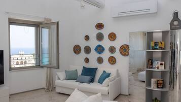Penthouse con Terrazza Panoramica vista Mare | Area soggiorno