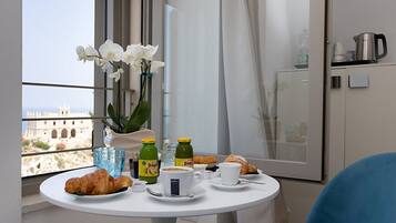Egyptian cotton sheets, premium bedding, down duvets, in-room safe