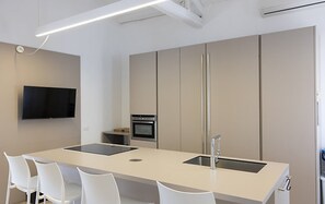 Penthouse with Panoramic Terrace overlooking the Sea | Private kitchen