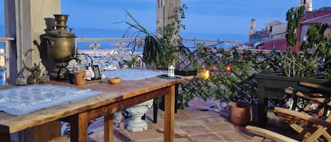 屋外ダイニングエリア