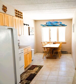 Private kitchen - Quiet 2BR Condo in Mountain Village, Minutes to Mount Snow (Dover)