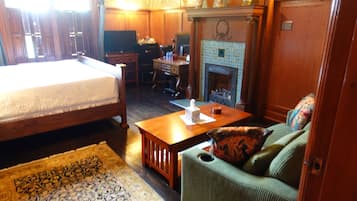 1 dormitorio, tabla de planchar con plancha, wifi y ropa de cama